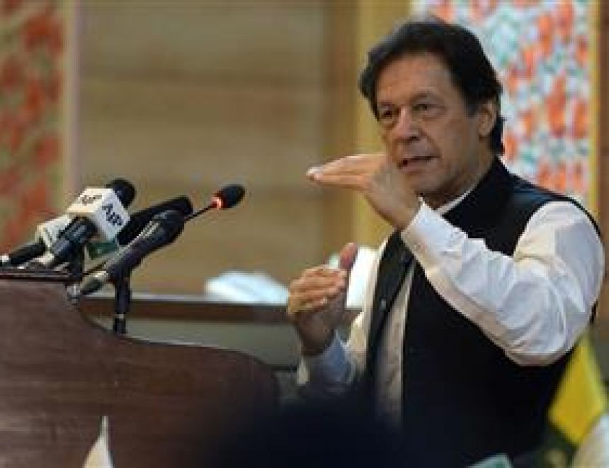 رئيس الوزراء الباكستاني أكد أن الحوار مع الهند لا معنى له تلميحات باكستانية بمواجهة نووية مع الهند