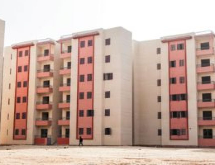 تنفيذ 35 مشروعاً خدمياً بمنطقة الإسكان الاجتماعى بمدينة العبور الجديدة