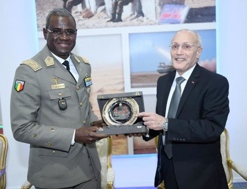 استقبل الدكتور محمد سعيد العصار وزير الدولة للإنتاج الحربي بمبا كيتا رئيس أركان الجيش لدولة مالي