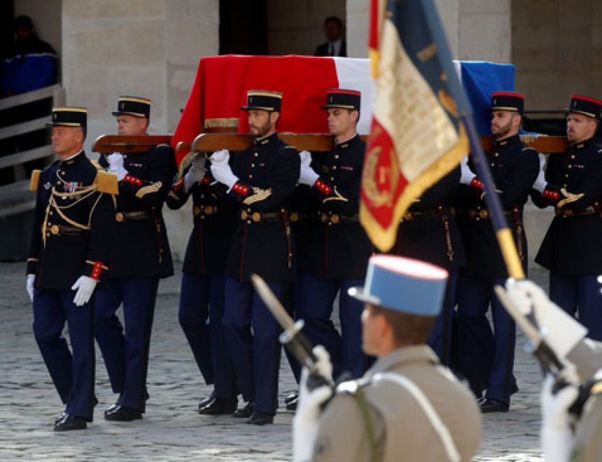صور.. بدء جنازة الرئيس الفرنسى الأسبق جاك شيراك