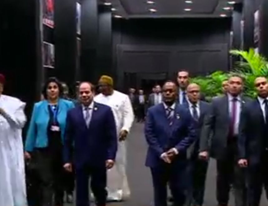 الرئيس السيسي يصل للمشاركة في جلسة الافتتاح الرسمية لمنتدى إفريقيا ٢٠١٨ بشرم الشيخ