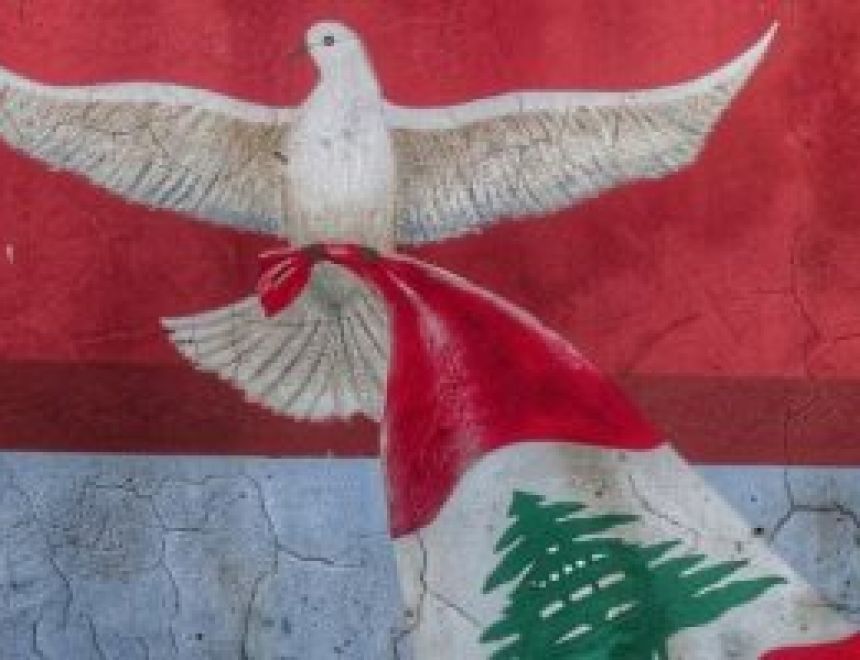 حلا شيحة ومى عمر تتضامنان مع لبنان: الشعب أعاد بنائه وقادر على فعل ذلك 1000 مرة