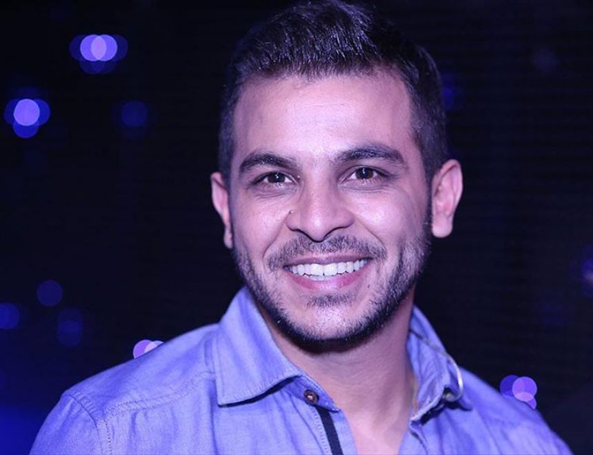 الفنان محمد رشاد  يسجل اغنيه جديده بعد انفصاله بعنوان  في غيابه تمام 