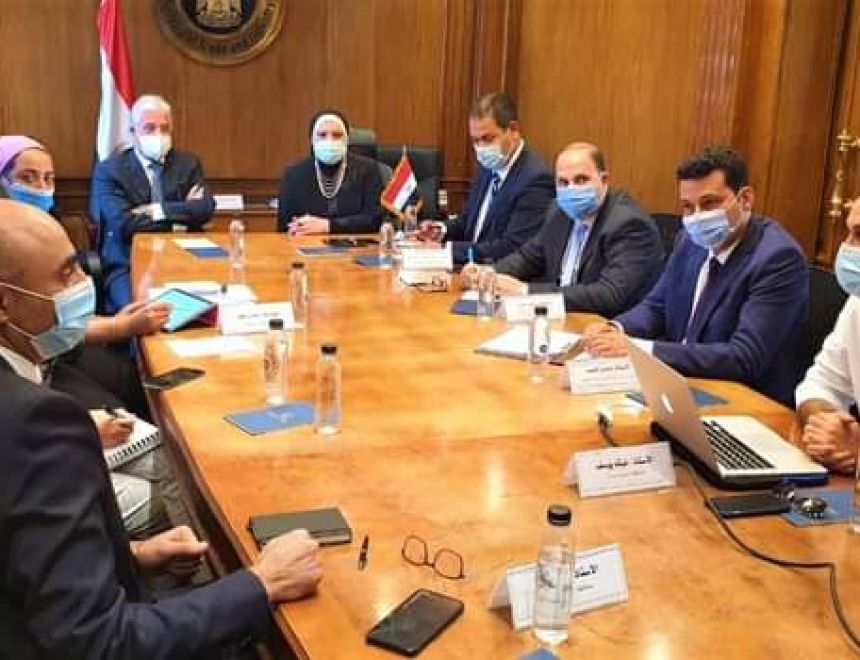 وزيرة التجارة والصناعة تبحث مع محافظ جنوب سيناء خطط انشاء مناطق صناعية وحرفية بالمحافظة