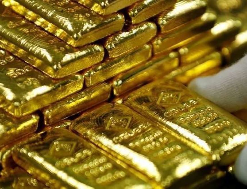 ارتفاع الذهب وهبوط الدولار في ظل ترقب قرار الاحتياط الأمريكي 