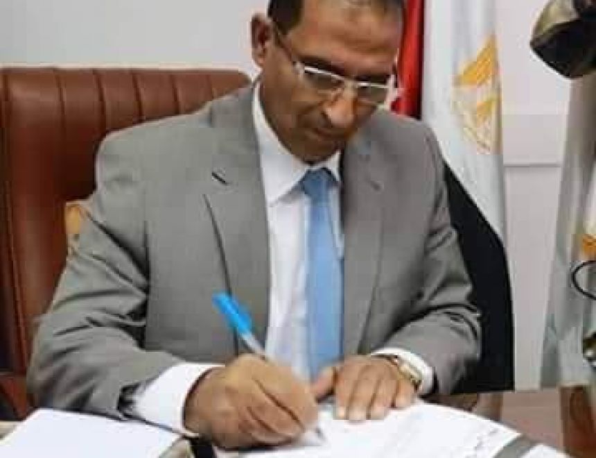 رئيس جامعة أسوان: يهنيء القيادة السياسية والشعب المصري بذكرى انتصارات السادس من أكتوبر المجيدة 