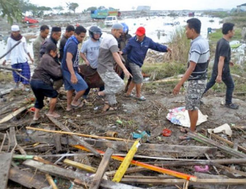 ارتفاع حصيلة ضحايا تسونامي إندونيسيا إلى 281 قتيلا وأكثر من ألف مصاب