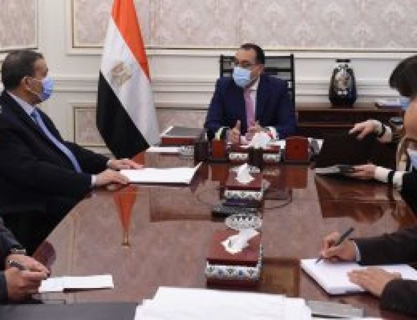 رئيس الوزراء يتفقد الصالة المغطاة باستاد القاهرة إستعدادا لبطولة العالم لكرة اليد
