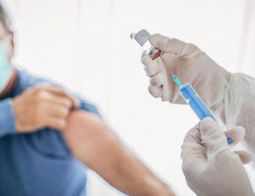 الاتحاد الأوروبي يستعد لإطلاق حملة تطعيم في 27 دولة بلقاح فايزر لمواجهة السلالة الجديدة