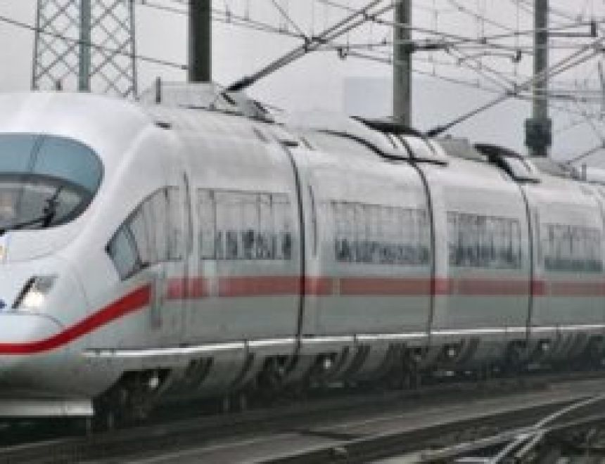 النقل توقع اتفاقية مع بنك أكزيم الصينى بقيمة 1.2 مليار دولار لتنفيذ قطار العاصمة الإدارية