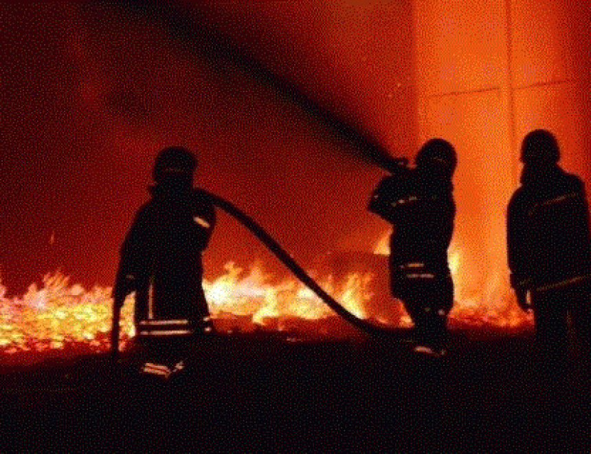 اندلاع حريق ضخم بمصنع لطائرات "إيرباص" في ألمانيا.. والخسائر تصل إلى 11 مليون دولار