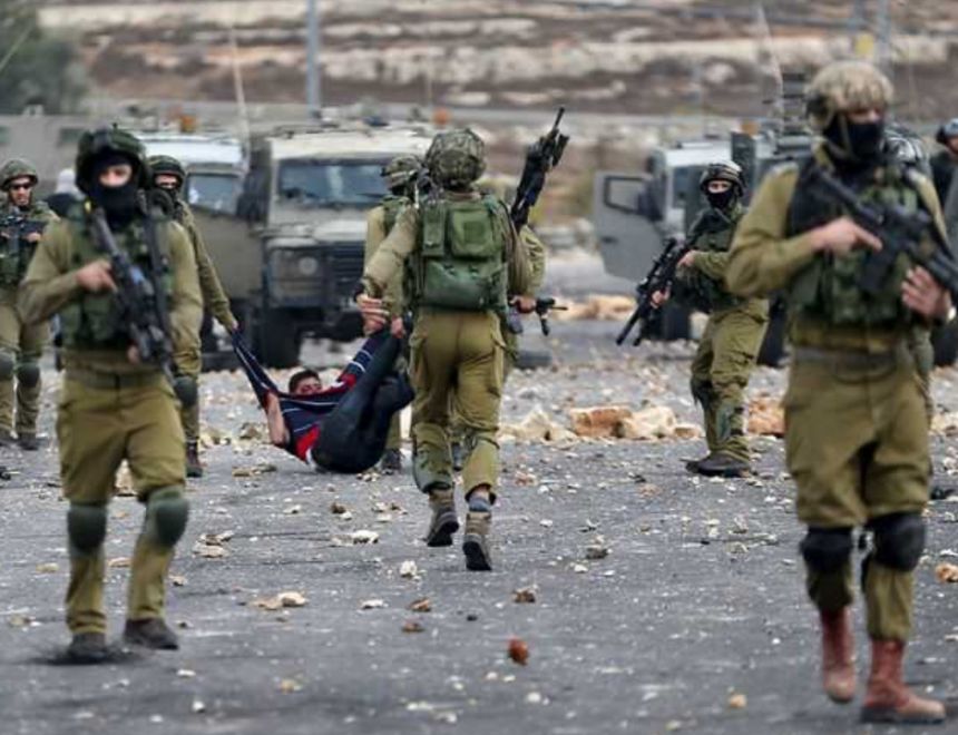 قوات الإحتلال الإسرائيلي تعتقل ثمانية فلسطينيين.. وعمليات القذف مستمرة