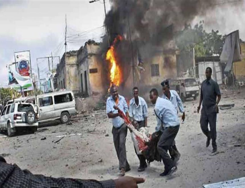 إنتحارى يقوم بتفجير نفسه بالعاصمة الصومالية