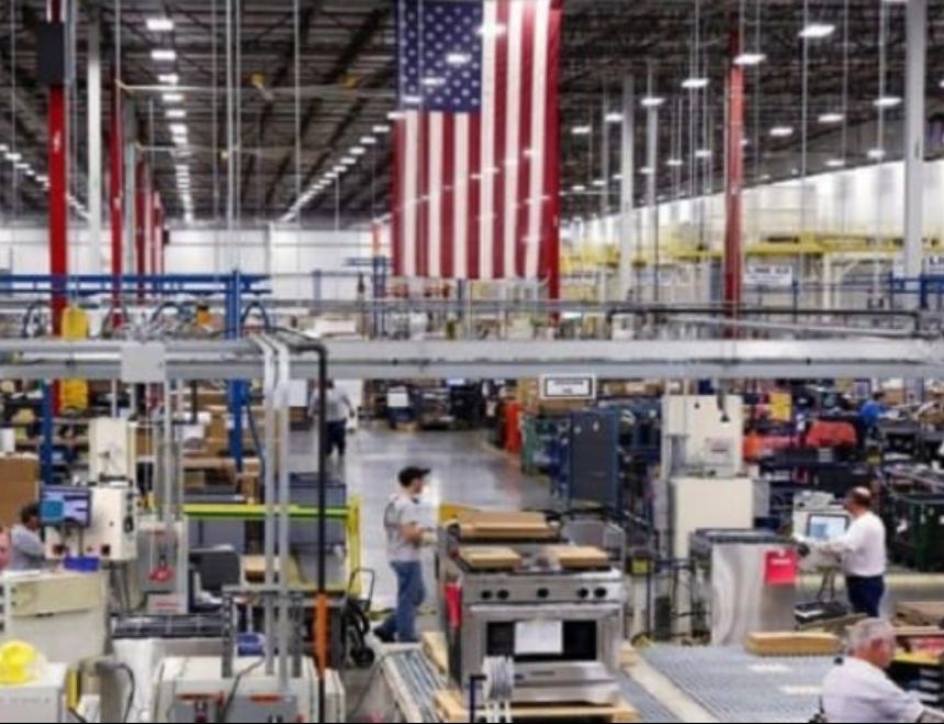 قطاع التصنيع الأمريكي يصل لأعلى مستوى له