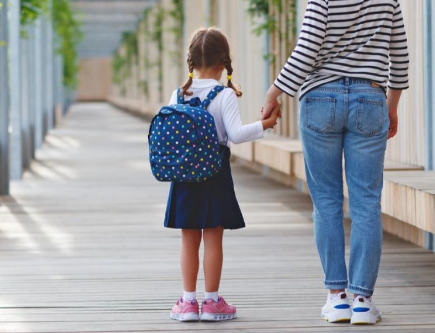 4 نصائح تساعدك في جعل طفلك متحمس للذهاب للمدرسة