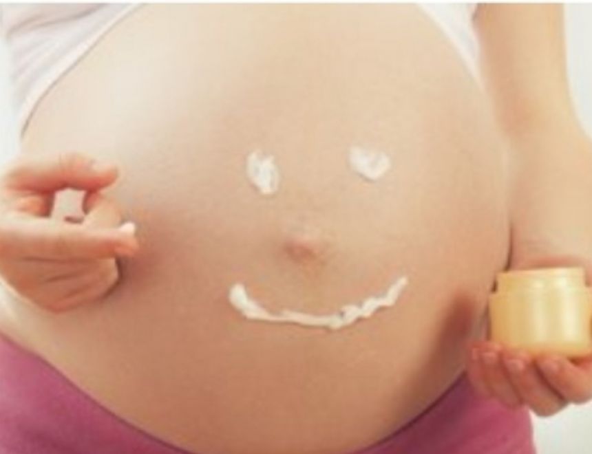 أسباب إسمرار البشرة أثناء الحمل.. ووصفات منزلية للعلاج