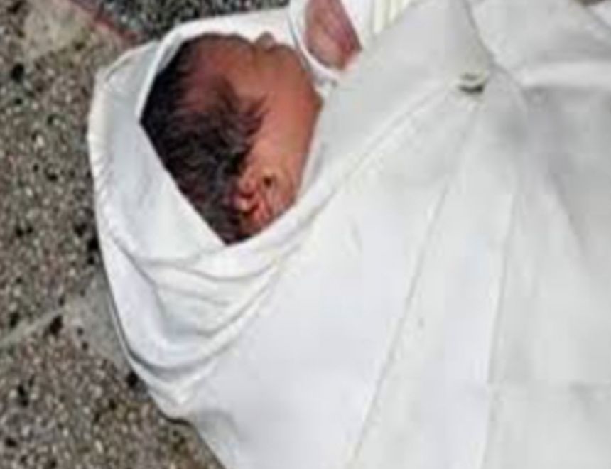 العثور على طفلة حديثة الولادة بجوار مستودع بوتاجاز بقنا