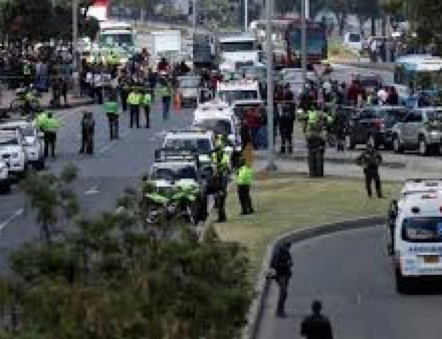 انفجار داخل أكاديمية الشرطة بكولومبيا