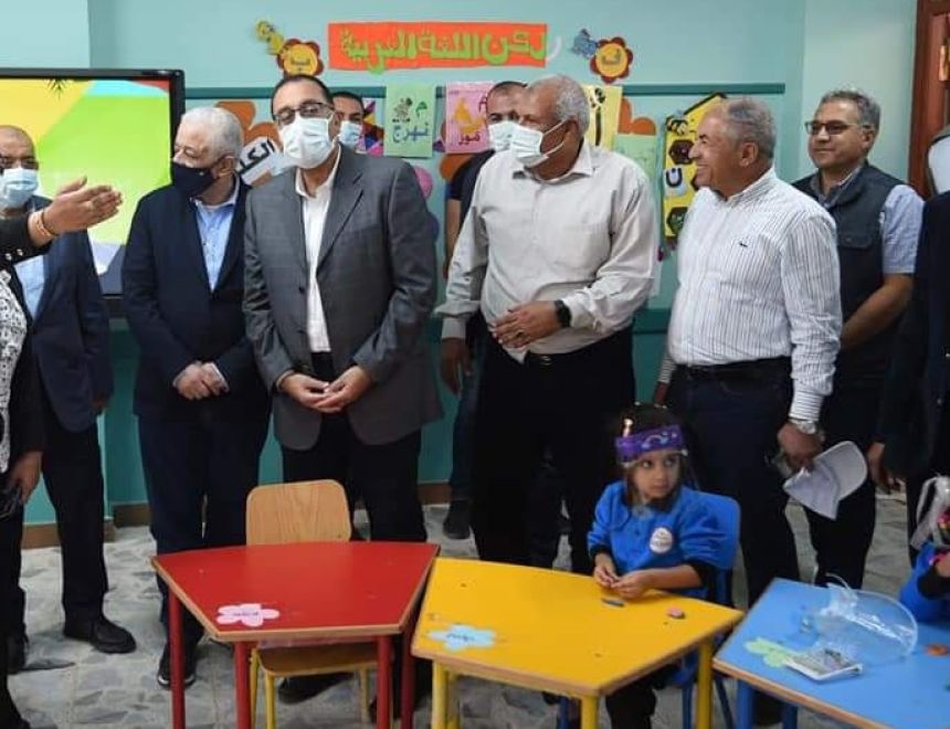 رئيس الوزراء يتفقد المدرسة المصرية اليابانية بالخارجة