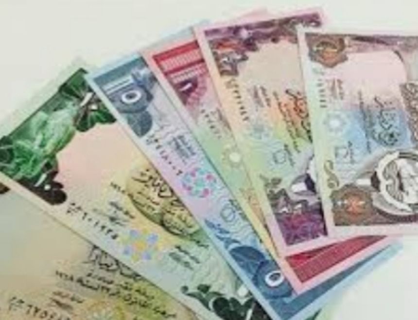 تباين سعر الدينار الكويتي في البنوك المصرية