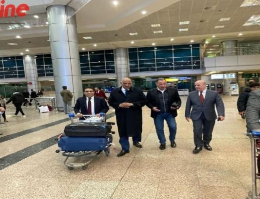 وفد من وزارة الرياضة يستقبل  بعثة المارد الأحمر بمطار القاهرة  
