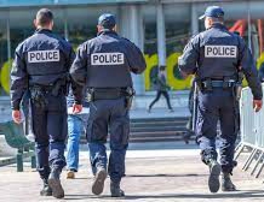 فرنسا: إحتجاز 81 شخصا بعد حملة "قافلة الحرية"