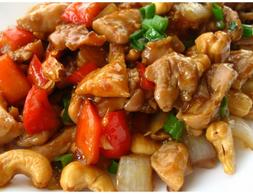 على الطريقة الصينية، لك طريقة تحضير الدجاج بالكاجو والخضار