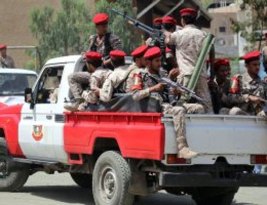 منعت ميليشيات الحوثى  تسجيل أو تجديد الترخيص للمنظمات والنقابات فى العاصمة اليمنية