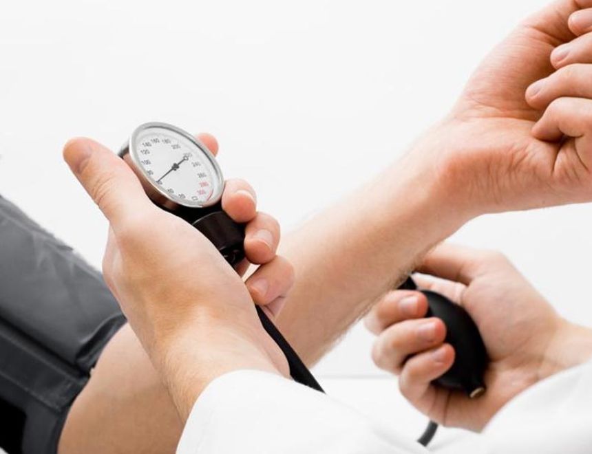 15 نصيحة لمرضى ضغط الدم لصيام صحي في رمضان.. وحالة واحدة يجب أن يكسر الصيام فيها