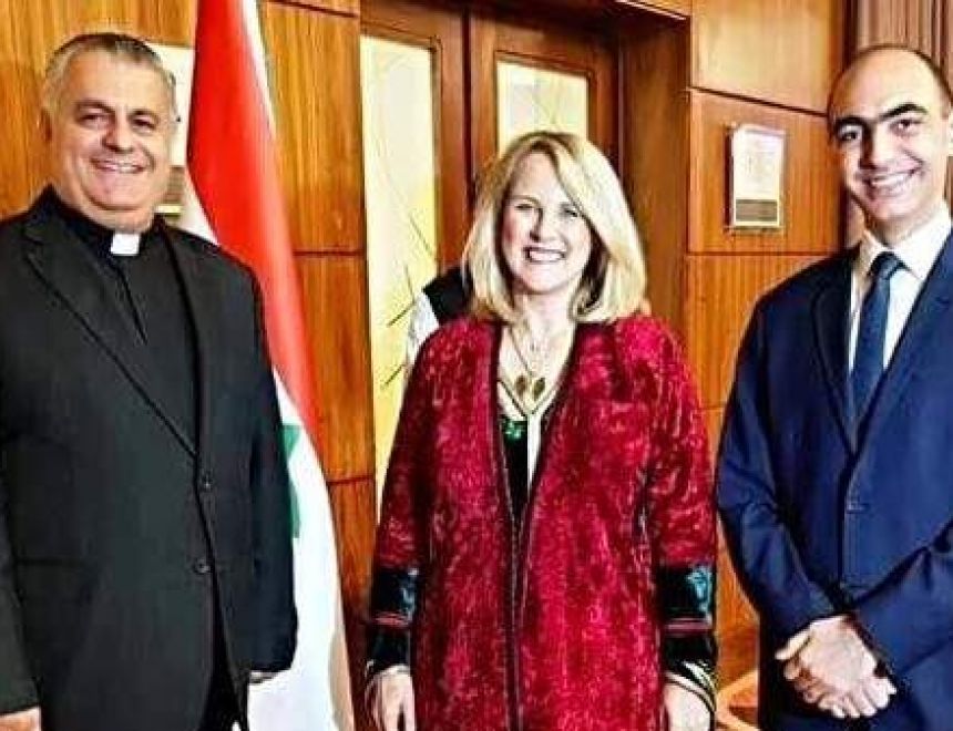       +     -  سفيرة لبنان بالاردن: انفتاحنا تجاه التنوع جعل من لبنان والأردن نموذجين في المسامحة 