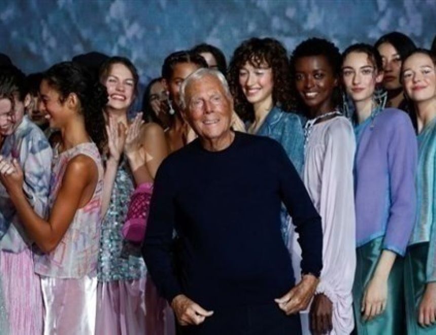 جورجيو أرماني يضفي المزيد من التألق على أسبوع الموضة في ميلانو