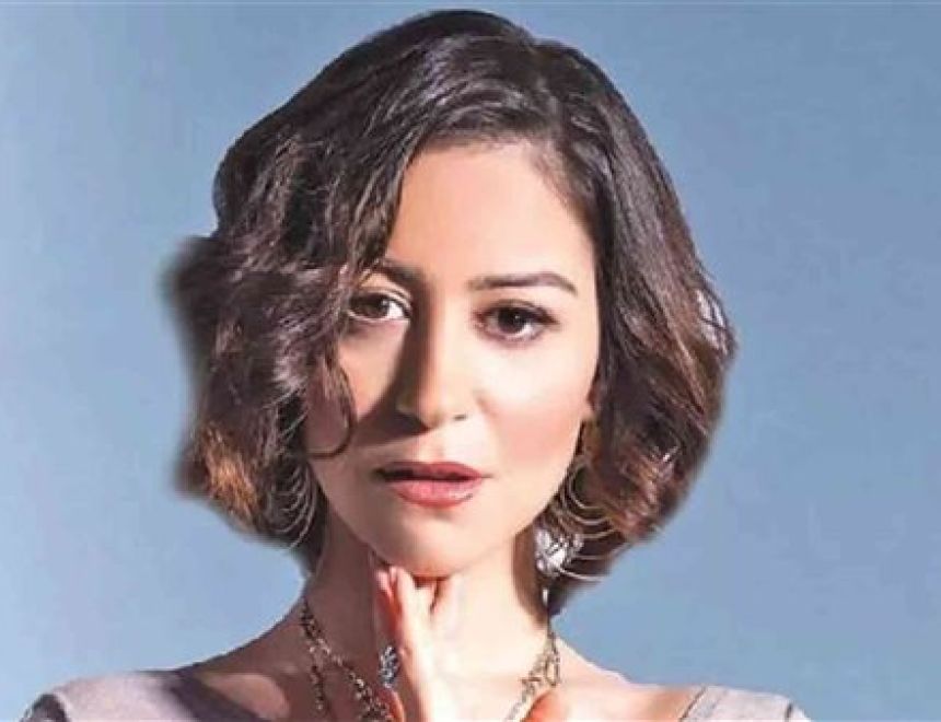 تفاصيل القبض على الفنانة منة شلبي لحيازتها مواد مخدرة بمطار