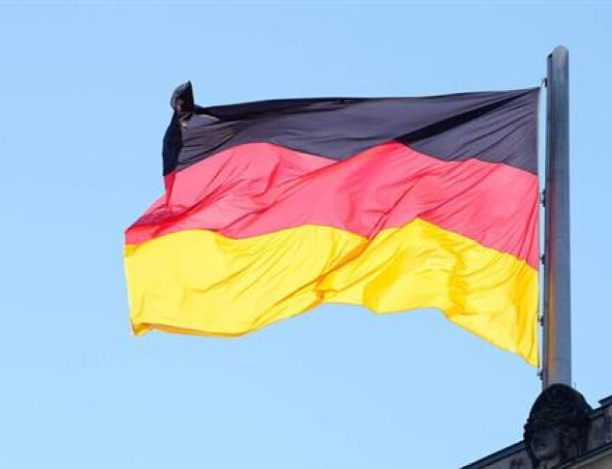 البرلمان الألماني يقرر تسريع منح الإقامة وتسهيل شروط اللجوء