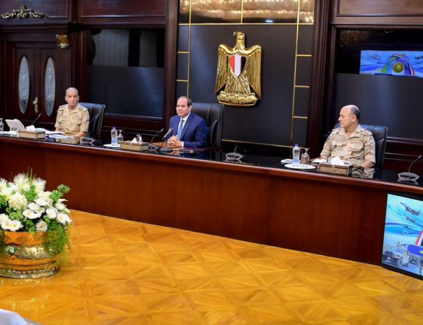 لمتحدث الرئاسي ينشر صور ترؤس الرئيس السيسي اجتماع المجلس الأعلى للقوات المسلحة