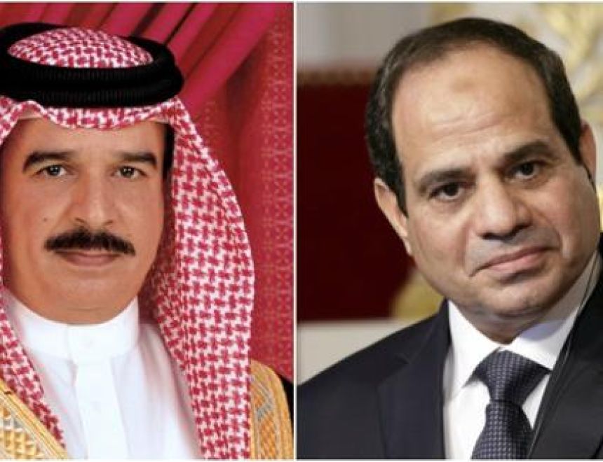 الرئيس السيسي وملك البحرين يستعرضان الجهود الجارية للتوصل إلى وقف إطلاق النار ونفاذ المساعدات الإنسانية لغزة