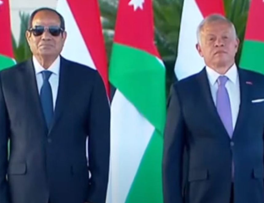 الملك عبدالله الثاني يستقبل الرئيس السيسي بالعاصمة الأردنية