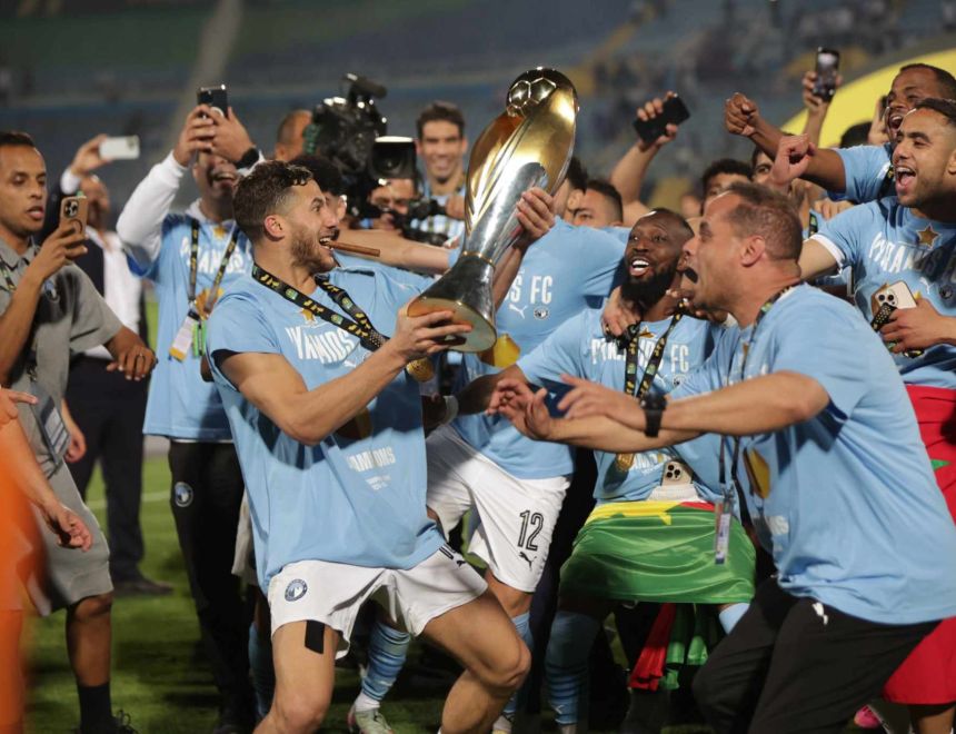 مراسم تتويج بيراميدز بدوري أبطال إفريقيا ويتأهل لكأس عالم الأندية 