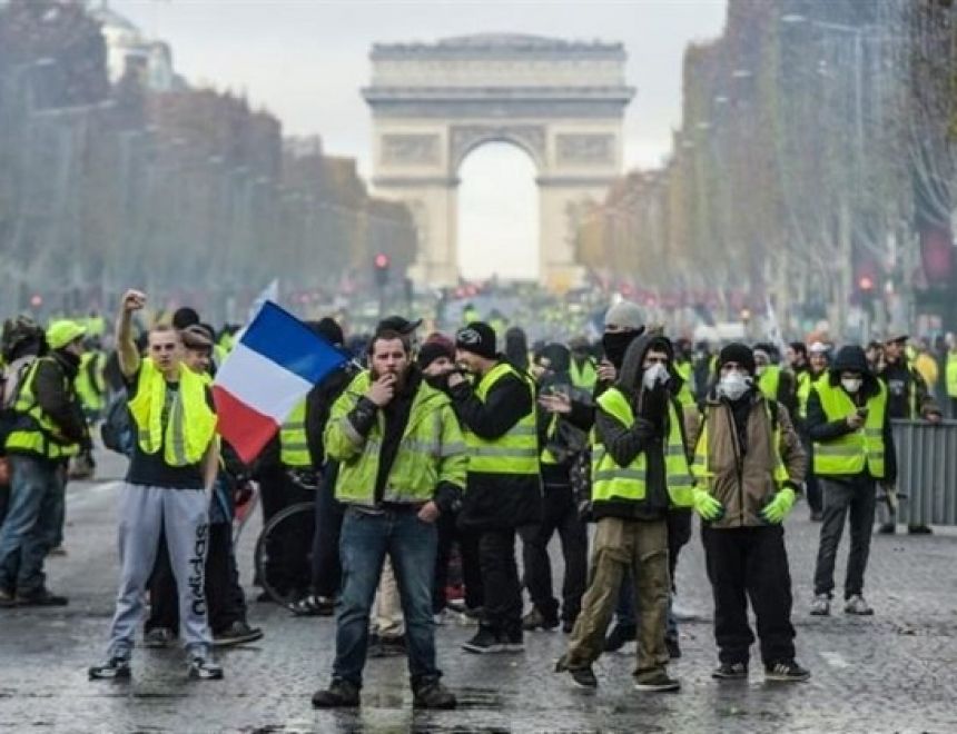 دعوة إلى التظاهر مجددا في فرنسا بعد لقاء بين متظاهرين ووزير البيئة