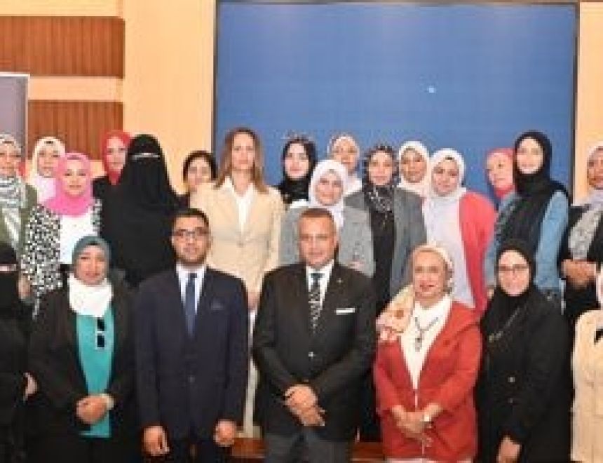 محافظ جنوب سيناء يلتقي بمتدربات برنامج "المرأة تقود بالمحافظات المصرية"