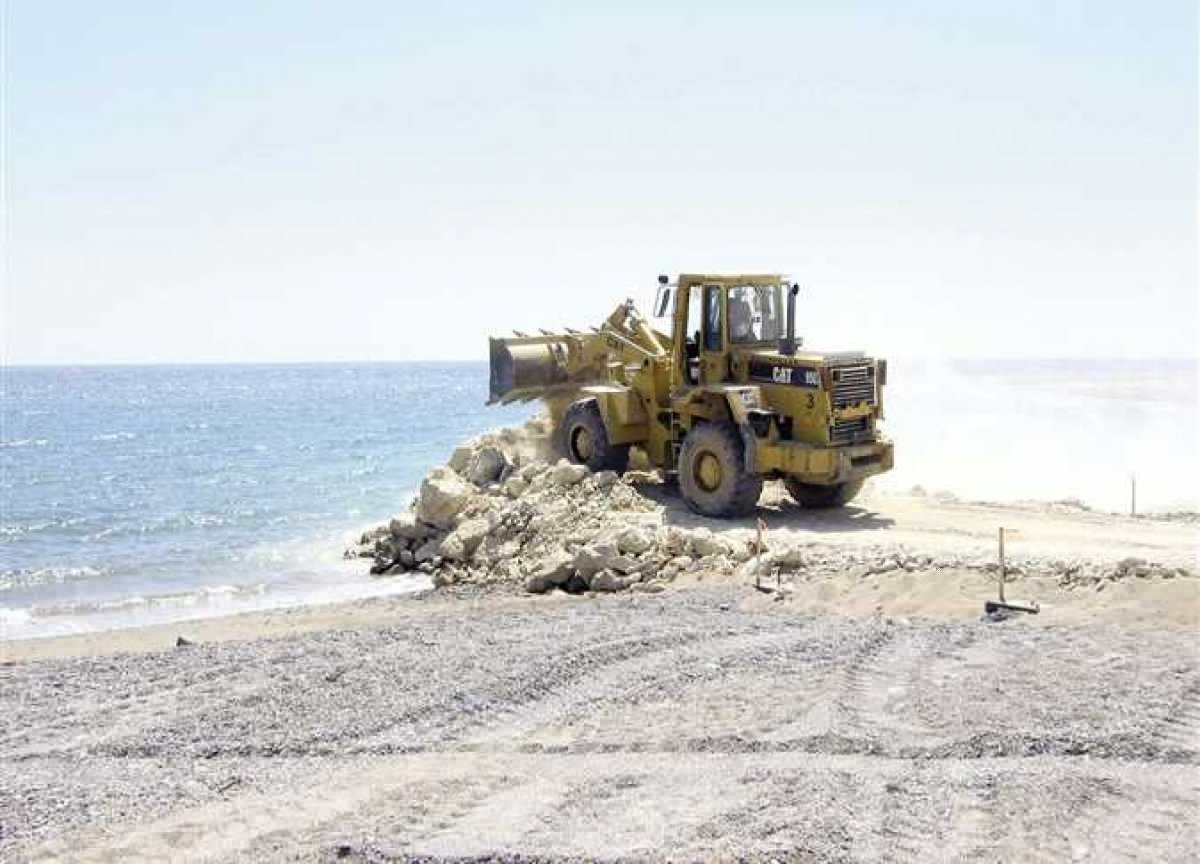 أزمة رسوم استخدام الشواطئ تصل البرلمان.. ونواب: حق أصيل للحكومة