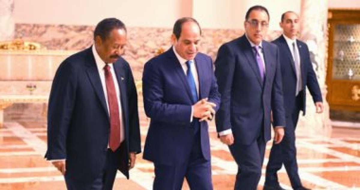 السيسى يؤكد تقديم كل سبل الدعم للأشقاء بالسودان وتنفيذ مشروعات تنموية مشتركة