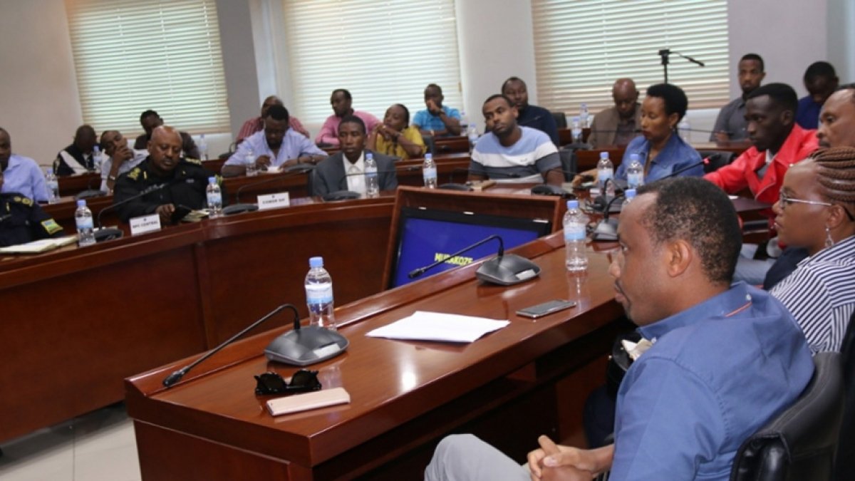 Police, bar owners discuss measures against drink-driving