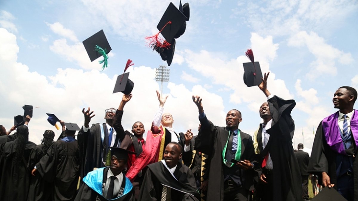 FEATURED: Over 9,000 graduate at University of Rwanda