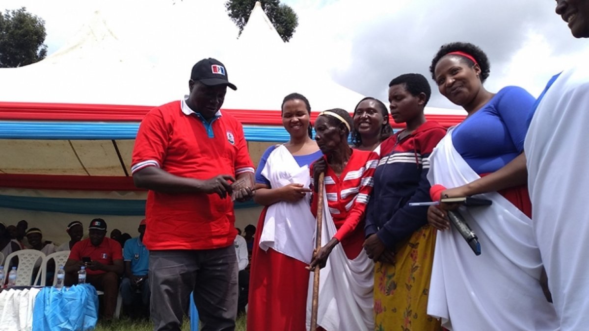 RPF women’s league reaches out to vulnerable households