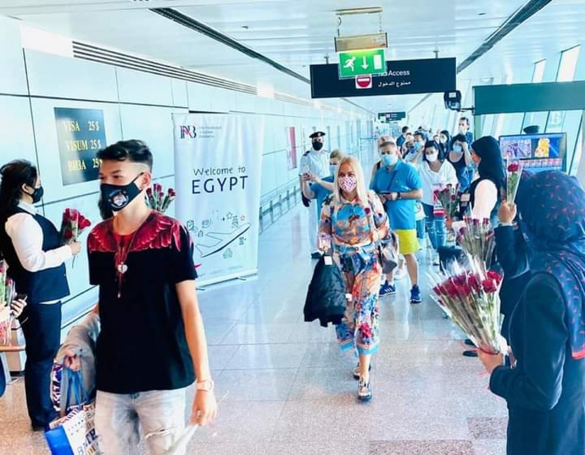 وصول أولى رحلات شركة أيربوخاريست إلى مطار الغردقة بعد إستئناف الحركة الجوية.