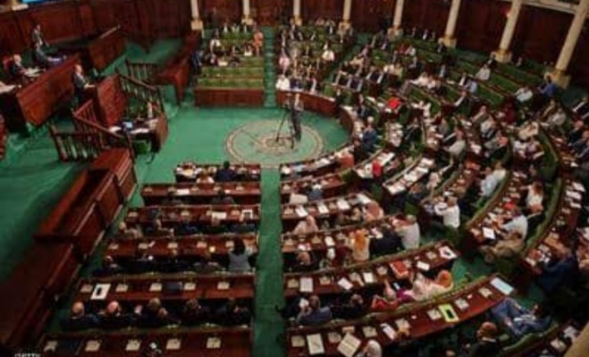 برلمانيون تونس: نعمل على بدء توقيع وثيقه لحل برلمنا تونس المجمد