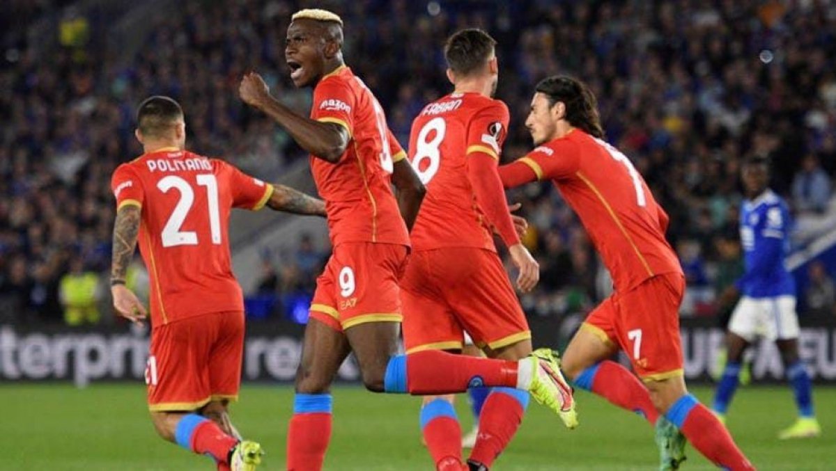 نابولي يتربع على عرش الدوري