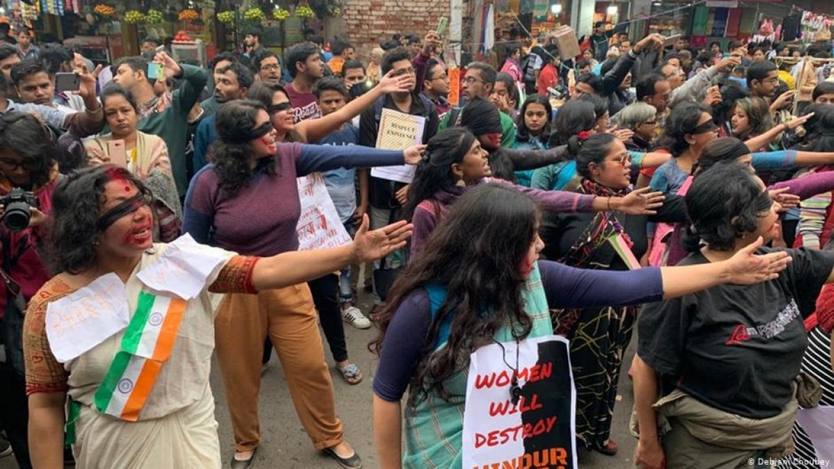 الشرطة الهندية تحقق في واقعة إغتصاب جماعي لفتاة على مدار تسعة أشهر