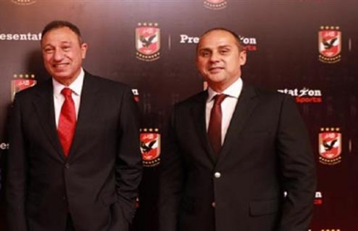 الخطيب وأعضاء مجلس الأهلي يدعمون فريق الكرة  أمام فيتا كلوب