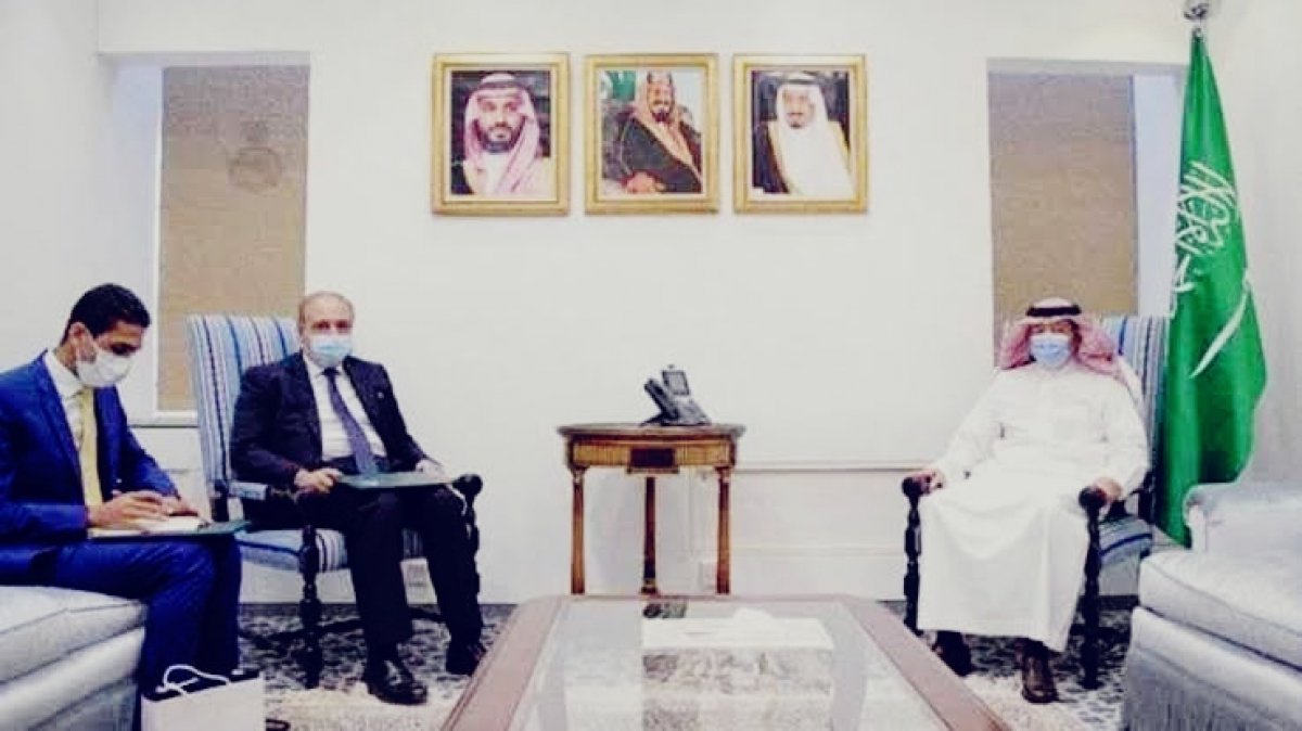سفير مصر في الرياض يبحث العلاقات المصرية السعودية مع الوزير عادل الجبير